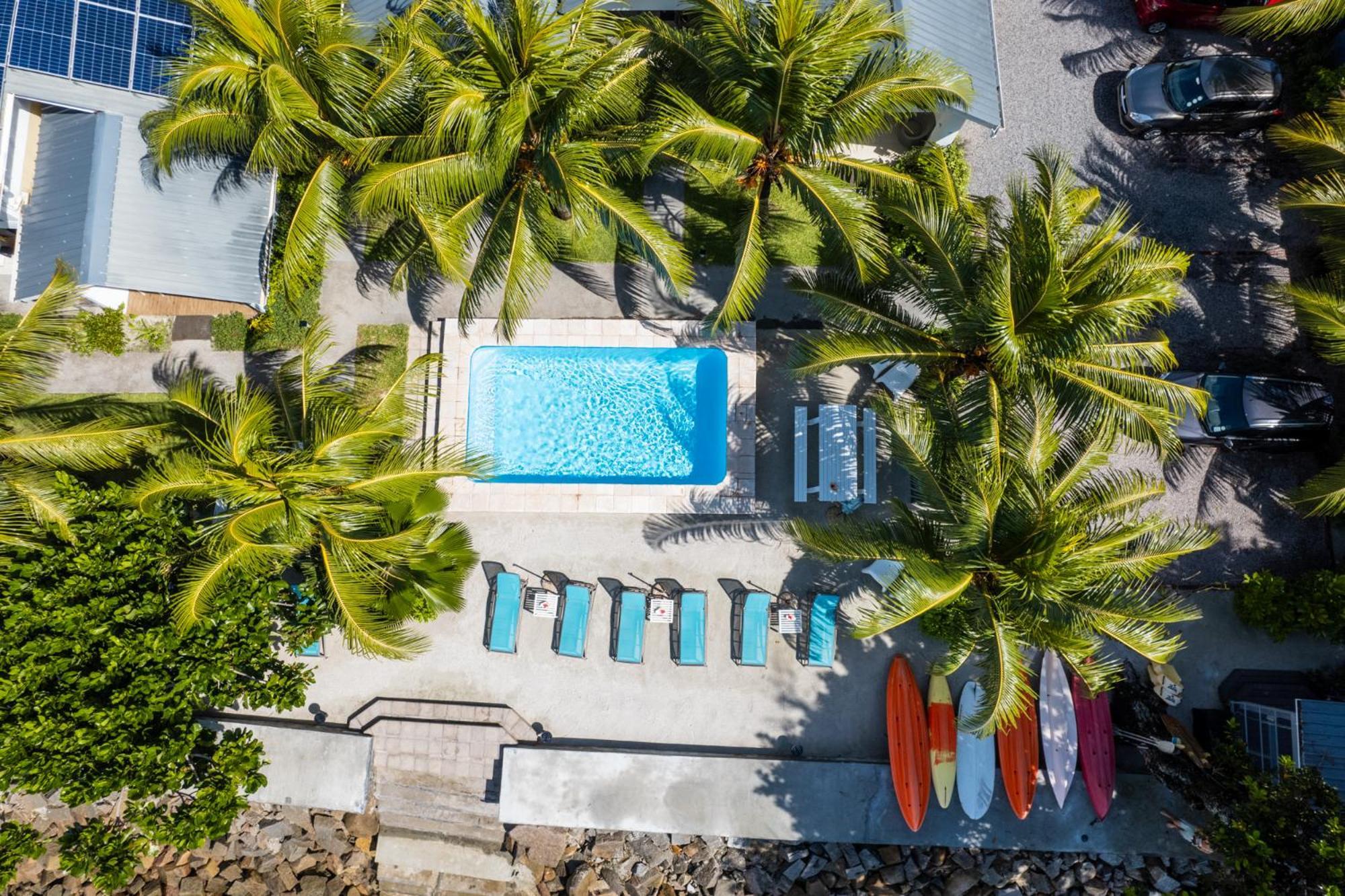 Le Nautique Beachfront Apartments Anse Royale Esterno foto