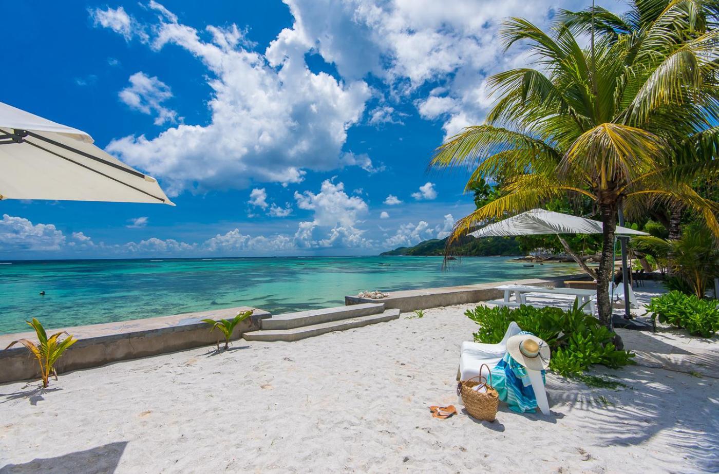 Le Nautique Beachfront Apartments Anse Royale Esterno foto
