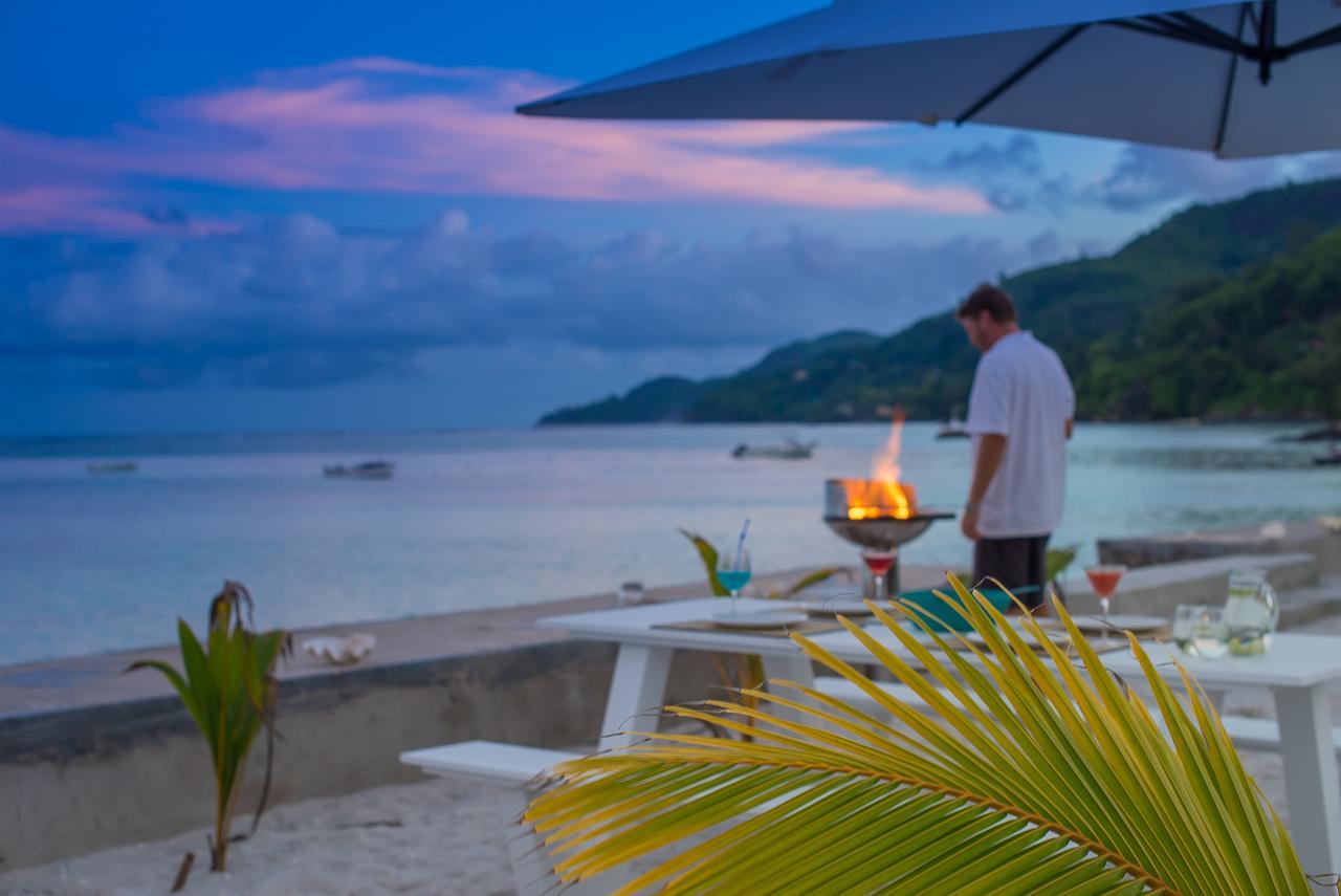 Le Nautique Beachfront Apartments Anse Royale Esterno foto